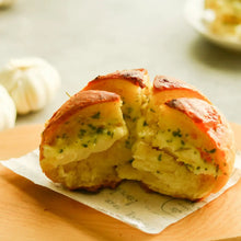 Load image into Gallery viewer, Korean Garlic Cheese Bun (Twice-Baked)
